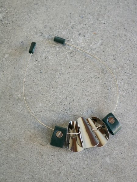 画像3: 【60%OFF】［Methodology］Haldi Necklace／レザー x メタルネックレス［Silver x Green］ (3)