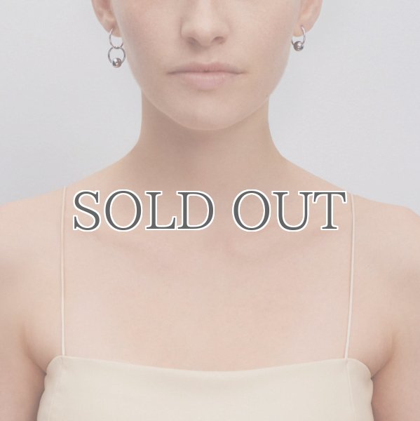 画像2: 【JUSTINE CLENQUET】LANA HOOP  アシンメトリーフープピアス［SILVER］ (2)