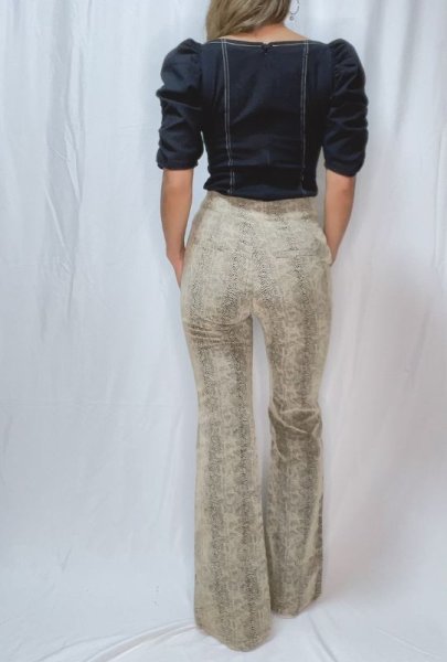 画像15: 【50%OFF】［GHOSPELL］RAYNE SPLIT HEM TROUSERS パイソン柄スリット入りトラウザーパンツ -BEIGE (15)