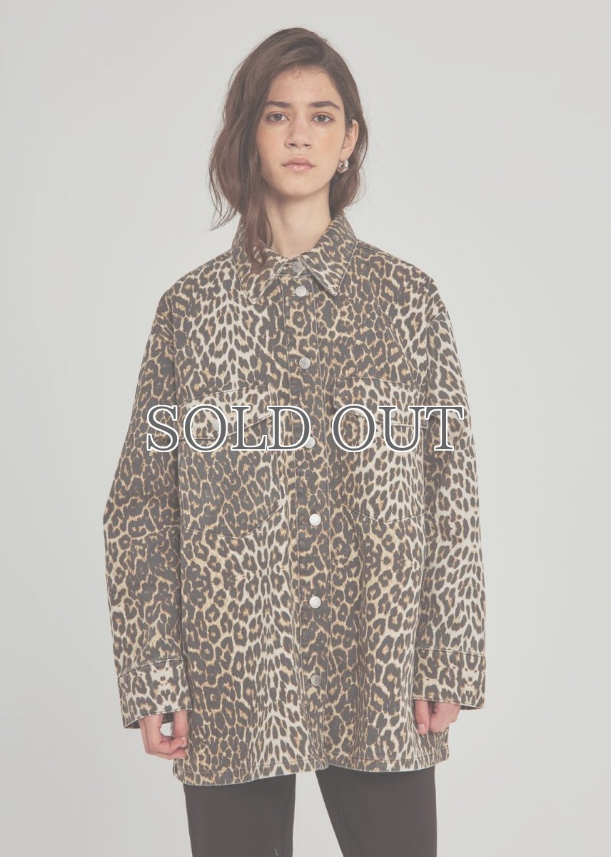 画像1: NORR - Larisa Clean Denim Shirt  レオパードデニムシャツ - Leo print (1)