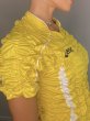 画像4: CELESTE BURGOYNE - THE RUCHED SPORTS TEE バブルスポーツTシャツ - YELLOW (4)