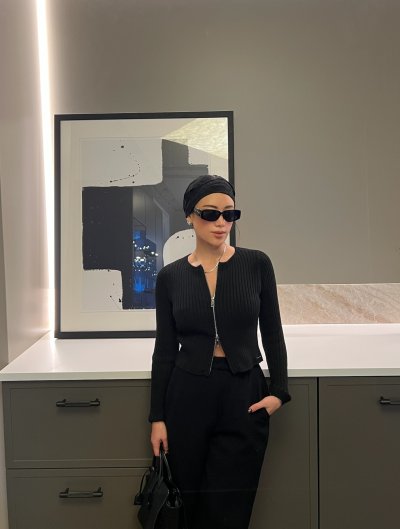画像2: HOUSE OF SUNNY - PEGGY CARDIGAN 脱着ボア付きジップアップニット- Black