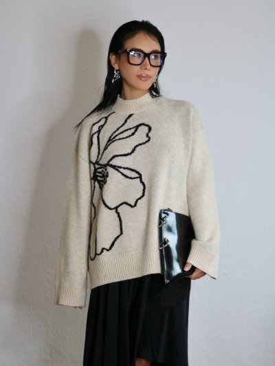 画像2: 【ANOTHER GIRL】Cream Floral Intarsia Oversized Jumper / オーバーサイズニットトップ