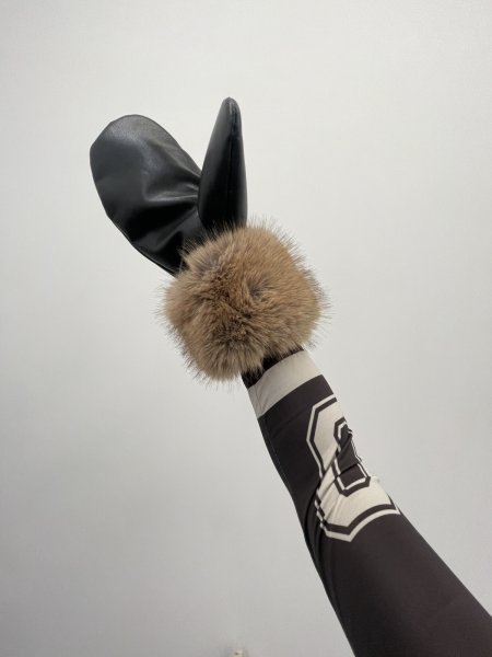 画像3: ［STAND STUDIO］Jane Mittens  ファー付きミトングローブ - Black/Natural (3)