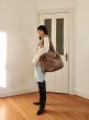 画像16: ［STAND STUDIO］ Livi Faux Fur Tote  ショルダーストラップ付きエコファートートバッグ - Natural (16)