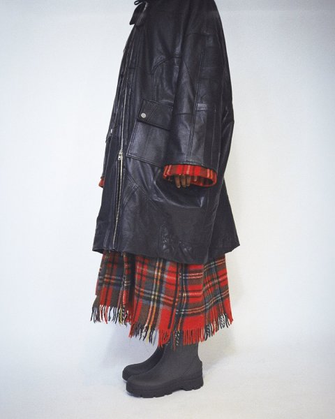 画像26: ［RAVE REVIEW］MARGARET OVER SIZED LEATHER DOUBLE COAT - BLACK / RED (26)