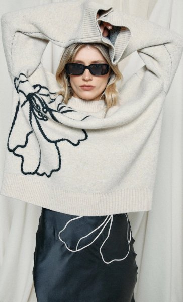 画像9: 【ANOTHER GIRL】Cream Floral Intarsia Oversized Jumper / オーバーサイズニットトップ (9)