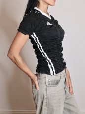 画像4: CELESTE BURGOYNE - THE RUCHED SPORTS TEE バブルスポーツTシャツ - BLACK (4)