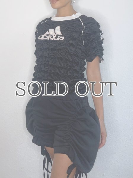 画像4: CELESTE BURGOYNE - THE RUCHED SPORTS TEE バブルスポーツTシャツ - BLACK (4)