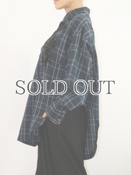 画像10: DHRUV KAPOOR - Handcrafted Scooped Hem Shirt  スクープヘム ビーズ刺繍チェックシャツ (10)