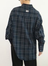 画像11: DHRUV KAPOOR - Handcrafted Scooped Hem Shirt  スクープヘム ビーズ刺繍チェックシャツ (11)