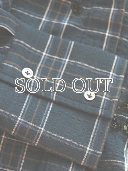 画像26: DHRUV KAPOOR - Handcrafted Scooped Hem Shirt  スクープヘム ビーズ刺繍チェックシャツ (26)