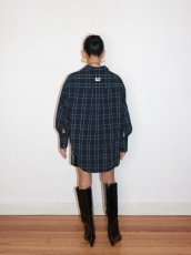 画像16: DHRUV KAPOOR - Handcrafted Scooped Hem Shirt  スクープヘム ビーズ刺繍チェックシャツ (16)