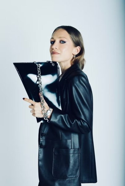 画像7: DIENÉE - SAUND セミパテントレザーバッグ - Black Semi Patent Leather (7)