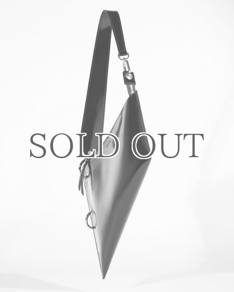 画像3: ［DIENEE］SAUND セミパテントレザーバッグ - Black Semi Patent Leather (3)