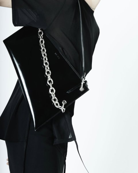 画像12: DIENÉE - SAUND セミパテントレザーバッグ - Black Semi Patent Leather (12)