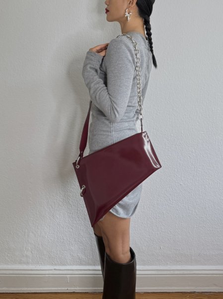 画像8: DIENÉE - SAUND セミパテントレザーバッグ - Burgundy Semi Patent Leather (8)