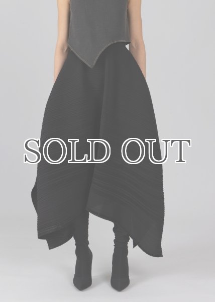 画像4: 【40%OFF】［ESTHE］Asymmetrical Pleated Skirt  アシンメトリープリーツスカート - Black (4)
