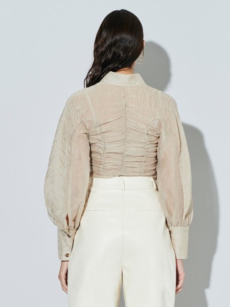 画像6: 【50%OFF】［GHOSPELL］Shallow Ruched Shirt／シャーリングシアーブラウス - Hazelnut  (6)