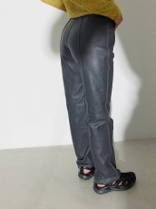 画像4: HOSBJERG - Nana Leather Pants ストレートレザーパンツ - Dark Grey (4)