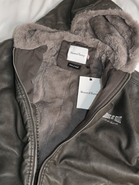 画像16: ［HOUSE OF SUNNY］Vegan Leather Hoodie Jacket  ヴィーガンレザーフーディジャケット - Dark Grey (16)