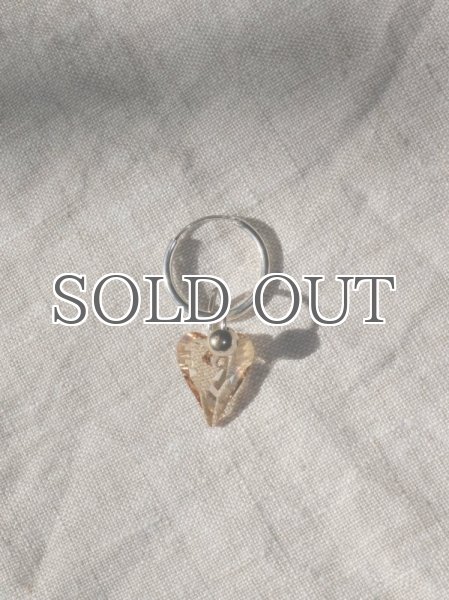 画像4: 【JUSTINE CLENQUET】MADISON EARRING /ハートチャーム付きシングルミニフープピアス［SILVER］ (4)