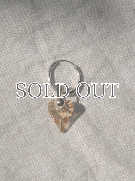 画像3: 【JUSTINE CLENQUET】MADISON EARRING /ハートチャーム付きシングルミニフープピアス［SILVER］ (3)