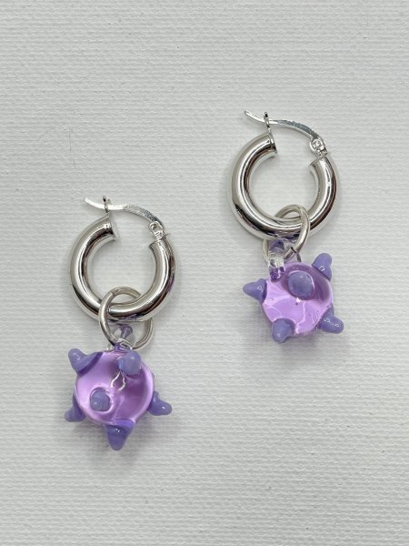 画像1: LEVENS - LA BOMBA HOOP EARRINGS ガラスチャーム付きフープピアス  (1)