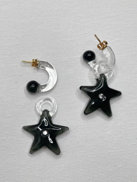 画像2: LEVENS - MINI GLASS HOOP + STAR CHARM EARRINGS スターチャーム+ガラスフープピアス - BLACK (2)