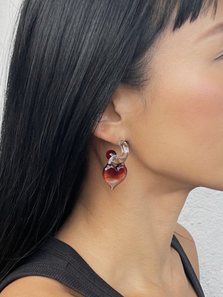 画像2: LEVENS - MINI GLASS HOOP + HEART CHARM EARRINGS ハートチャーム＋ガラスフープピアス - RED (2)