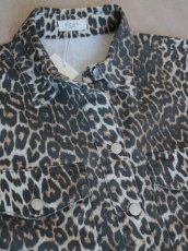 画像14: NORR - Larisa Clean Denim Shirt  レオパードデニムシャツ - Leo print (14)