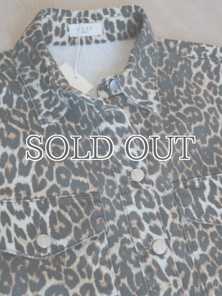 画像14: NORR - Larisa Clean Denim Shirt  レオパードデニムシャツ - Leo print (14)