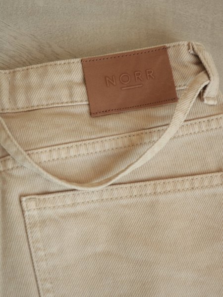 画像15: NORR - Hannali Wide Belt Jeans ワイドジーンズ - Light sand (15)