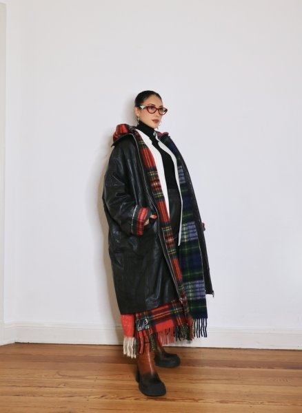画像2: ［RAVE REVIEW］MARGARET OVER SIZED LEATHER DOUBLE COAT - BLACK / RED (2)