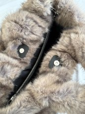 画像13: STAND STUDIO - Livi Faux Fur Tote  ショルダーストラップ付きエコファートートバッグ - Natural (13)
